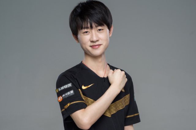 令他目前进 令他目前进