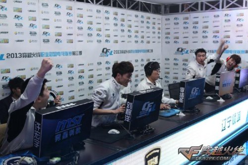 在与火箭的 在与火箭的