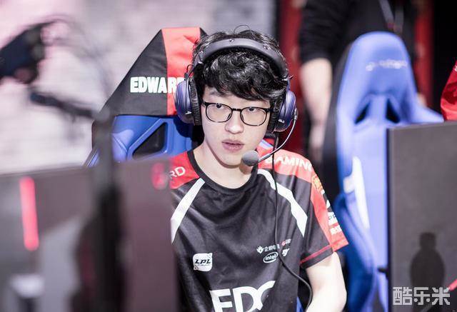 总冠军奖杯 总冠军奖杯