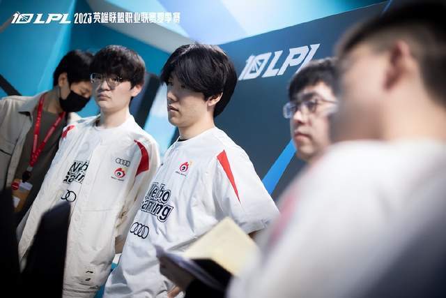 故事背后 故事背后